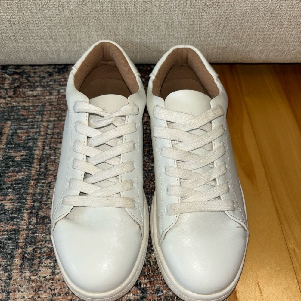 Vero Moda White low top leather sneakers